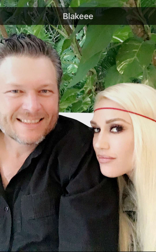 Gwen Stefani Joins Blake Shelton Onstage For Surprise Performance In Mexico E Online Uk